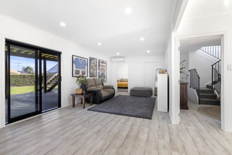 Photo of property in 10 Cottonwood Place, Kawakawa Bay, Papakura, 2585