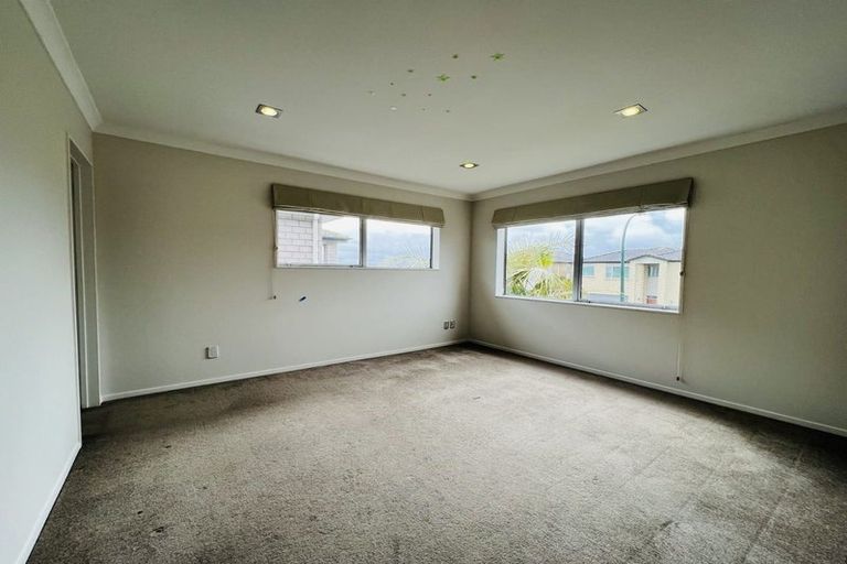 Photo of property in 16 Kira Road, Flat Bush, Auckland, 2016