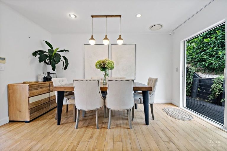 Photo of property in 82e Verbena Road, Birkdale, Auckland, 0626
