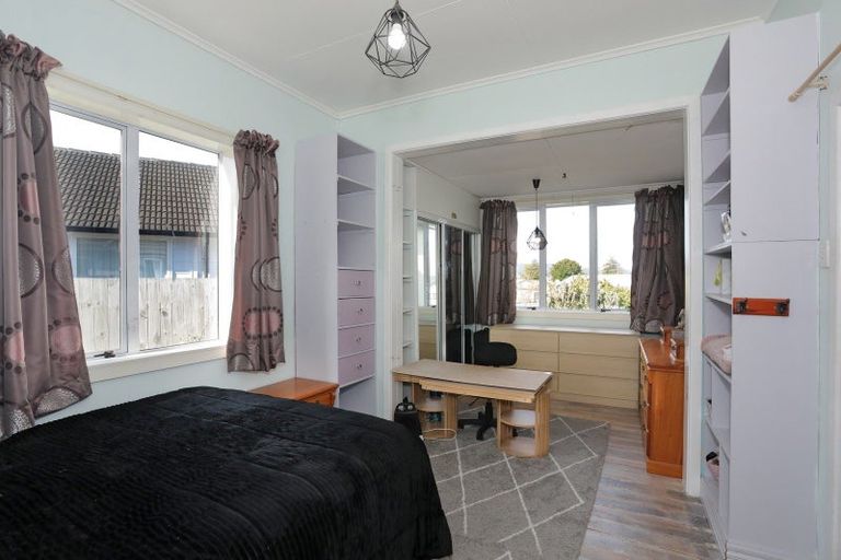 Photo of property in 25 Dahlstrom Grove, Kelvin Grove, Palmerston North, 4414