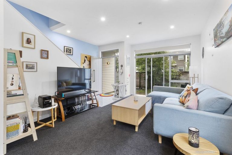 Photo of property in 8/59 The Parade, Island Bay, Wellington, 6023