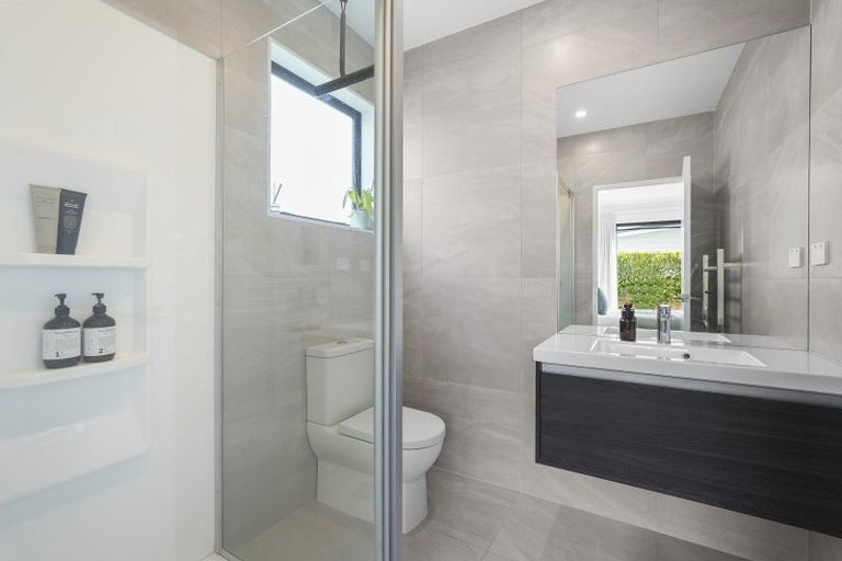Photo of property in 5 Kuku Avenue, Red Beach, 0932