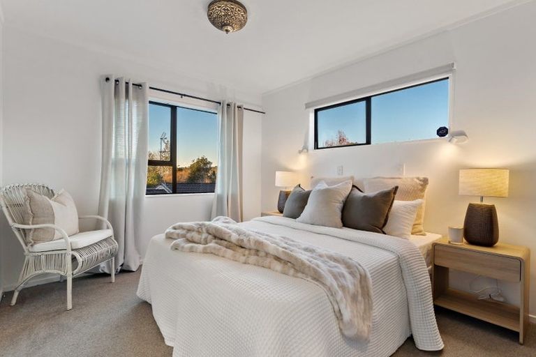 Photo of property in 2/7 Eskdale Road, Birkdale, Auckland, 0626