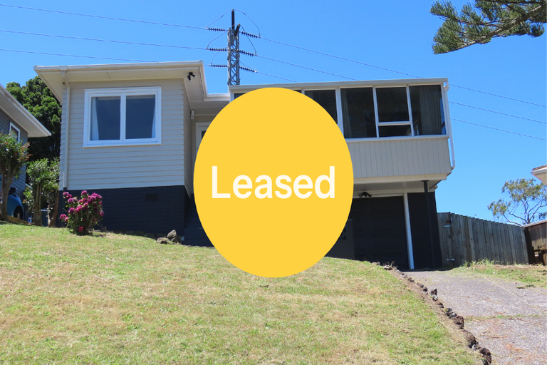 Photo of property in 10 Camelot Place, Glenfield, Auckland, 0629
