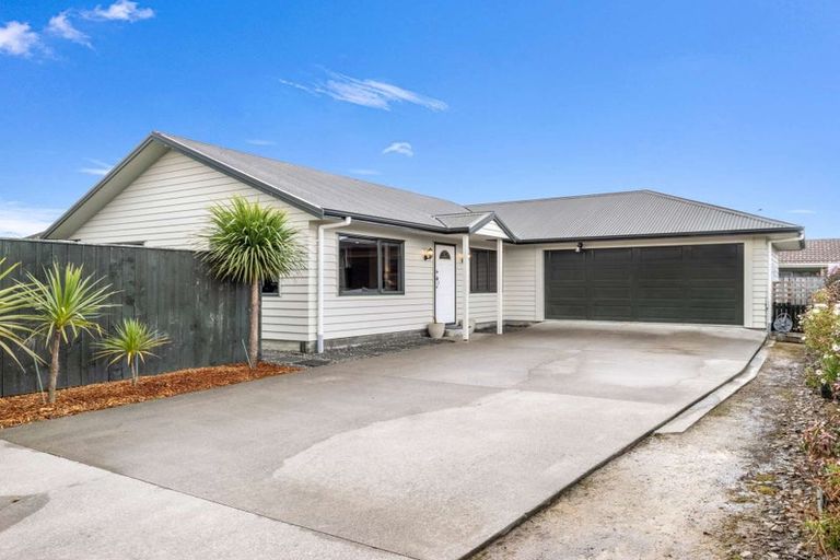 Photo of property in 34 Dahlstrom Grove, Kelvin Grove, Palmerston North, 4414