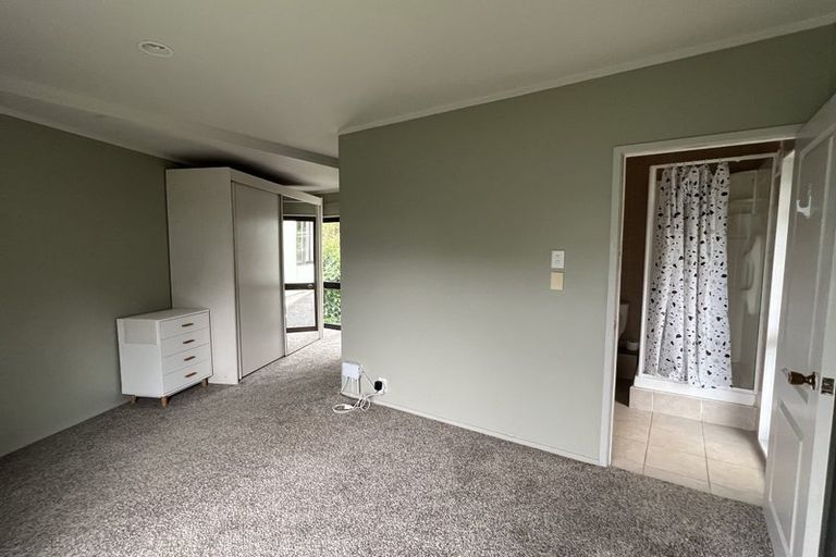Photo of property in 4 Manutara Avenue, Forrest Hill, Auckland, 0620
