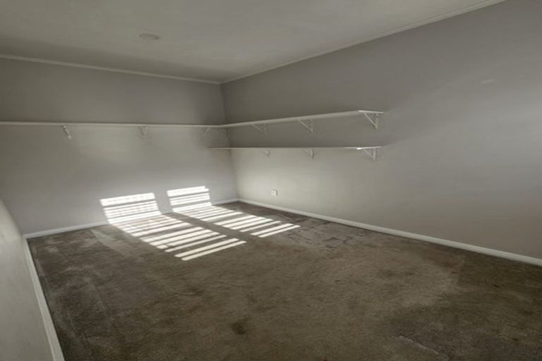 Photo of property in 20 Humphrey Kemp Avenue, Henderson, Auckland, 0612