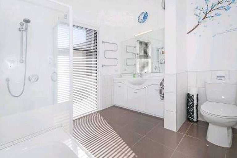 Photo of property in 47 Arahiwi Grove, Tirohanga, Lower Hutt, 5010