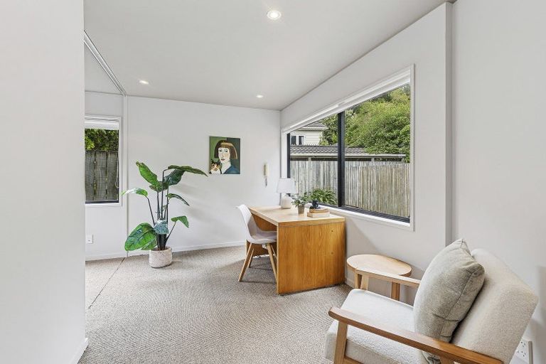 Photo of property in 87 Marine Parade, Seatoun, Wellington, 6022