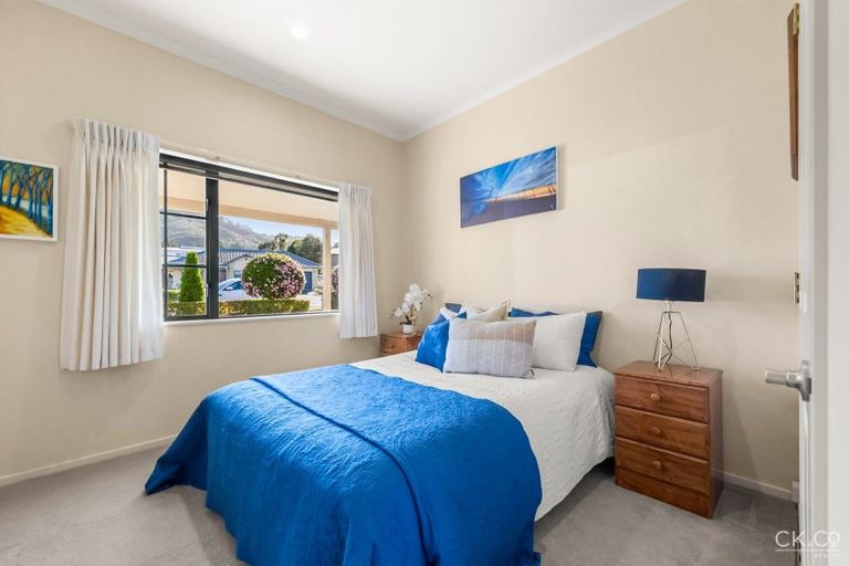 Photo of property in 11 Ormrod Grove, Riverstone Terraces, Upper Hutt, 5018