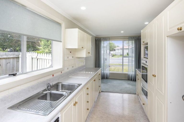 Photo of property in 4 Sonia Place, Casebrook, Christchurch, 8051