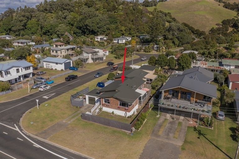 Photo of property in 1 Kawakawa Road, Whitianga, 3510