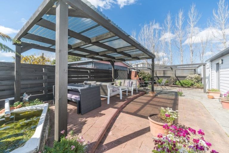 Photo of property in 66 Hillcrest Drive, Kelvin Grove, Palmerston North, 4414