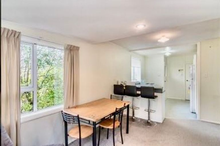 Photo of property in 1 Wakefield Terrace, Tawa, Wellington, 5028
