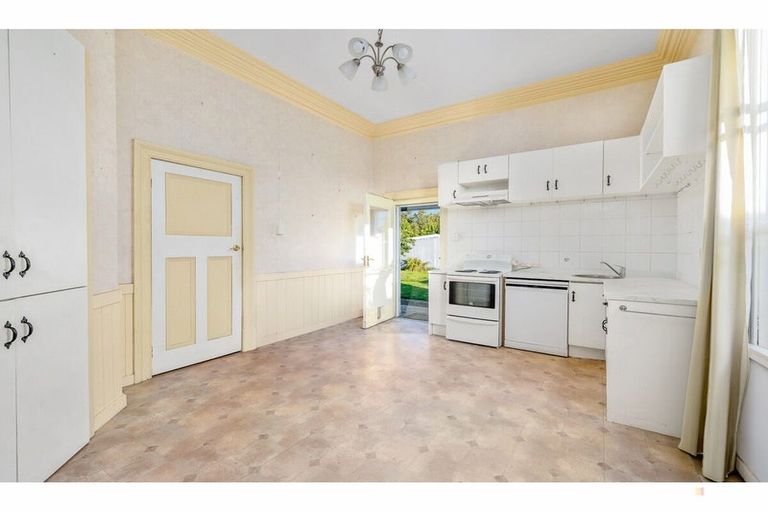 Photo of property in 30 Rhodes Street, Waimate, 7924