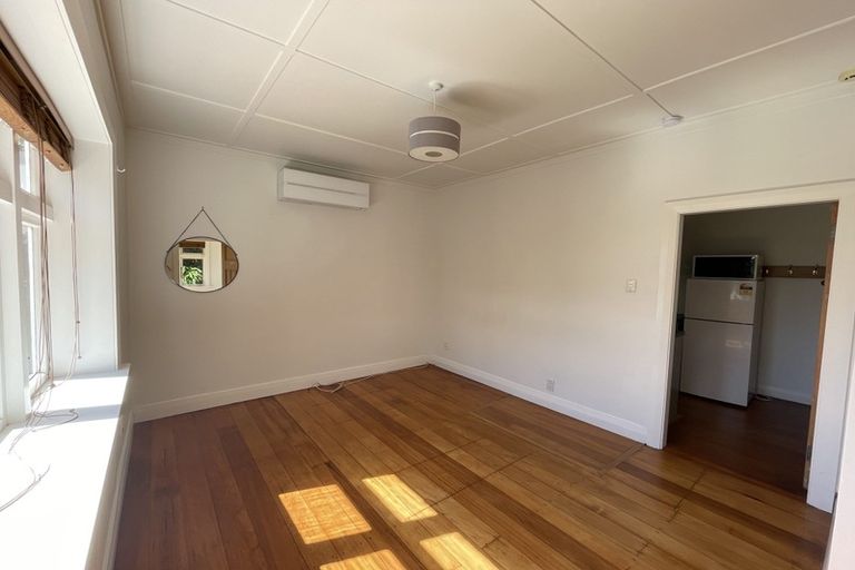 Photo of property in 74 Hankey Street, Mount Cook, Wellington, 6011