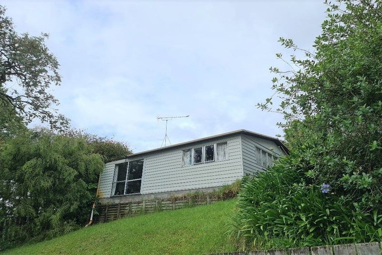 Photo of property in 49 Ayton Drive, Totara Vale, Auckland, 0629
