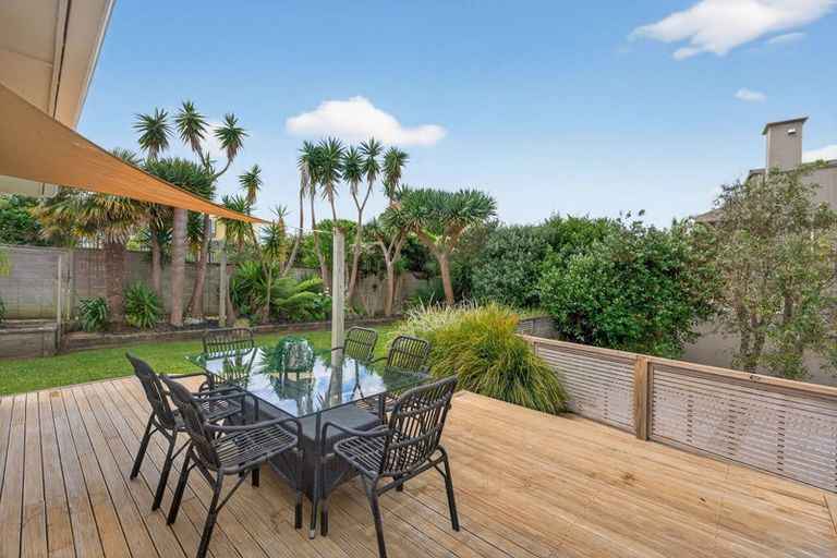 Photo of property in 29 Peter Terrace, Castor Bay, Auckland, 0620