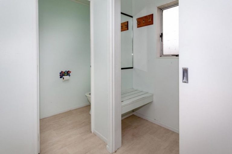 Photo of property in 318 Linton Crescent, Whangamata, 3620