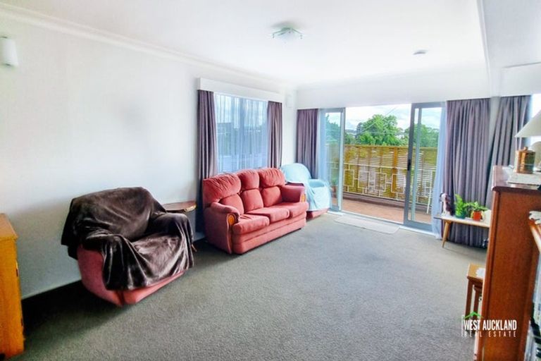 Photo of property in 24 Sherwood Avenue, Te Atatu South, Auckland, 0610