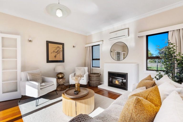 Photo of property in 16 Douglas Mclean Avenue, Marewa, Napier, 4110