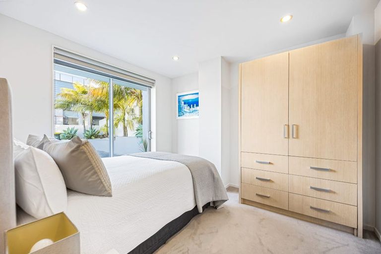 Photo of property in 127 Beach Road, Castor Bay, Auckland, 0620