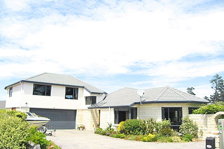 Photo of property in 37 Eastwood Rise, Waimairi Beach, Christchurch, 8083