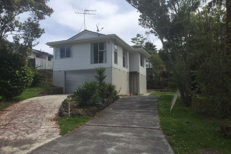 Photo of property in 4 Stallard Place, Glen Eden, Auckland, 0602