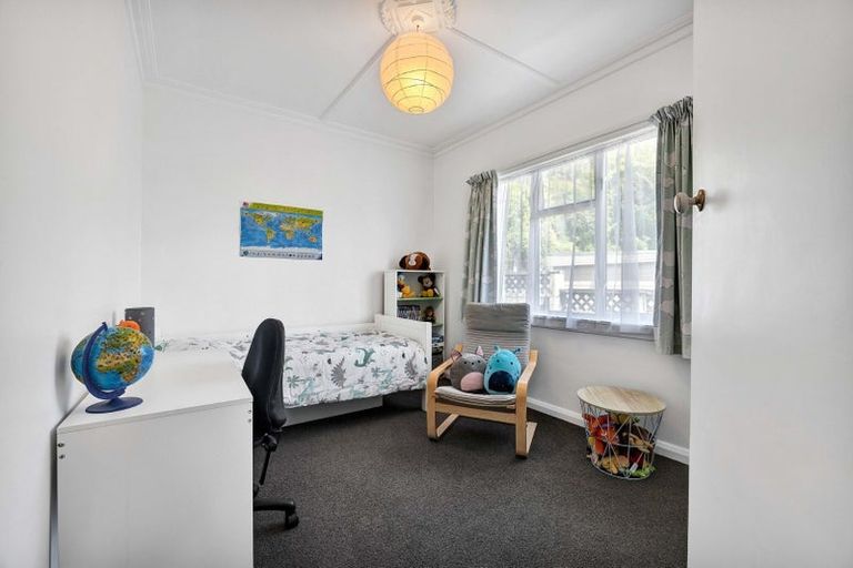 Photo of property in 29 Queens Road, Glen Avon, New Plymouth, 4312