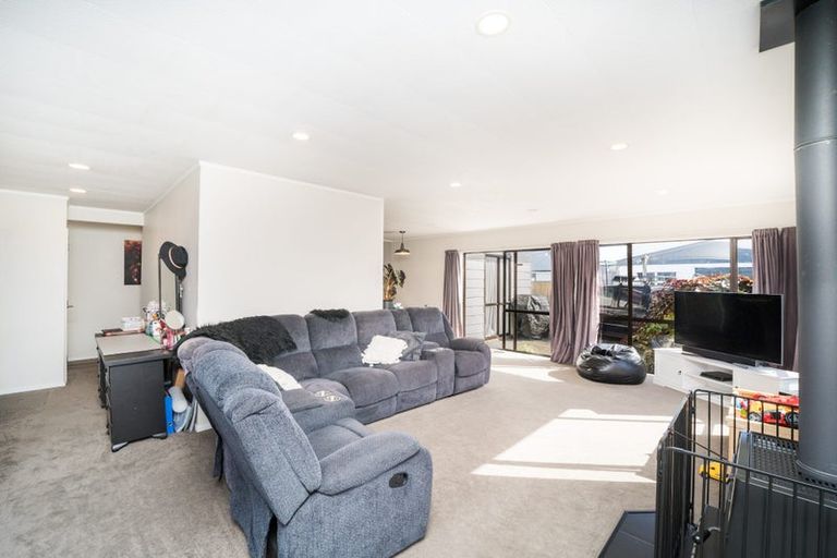 Photo of property in 53 Geraldine Crescent, Cloverlea, Palmerston North, 4412