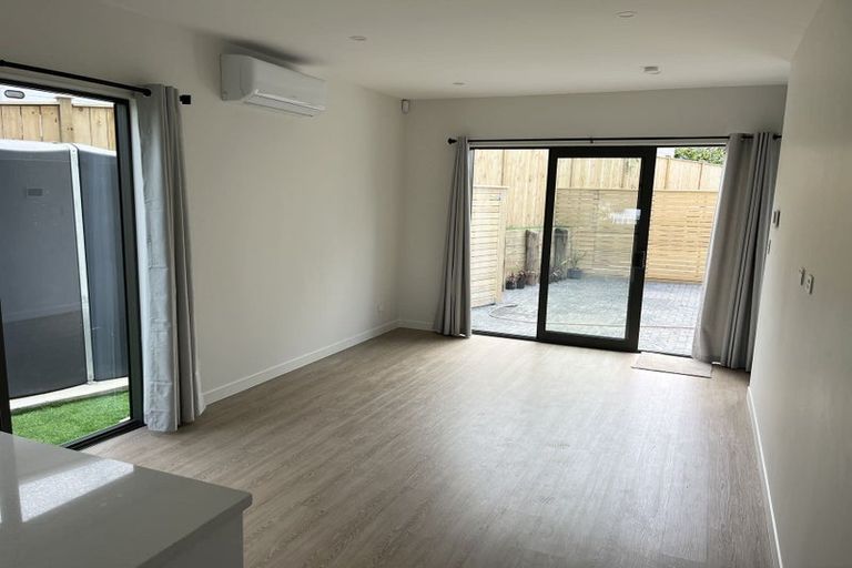 Photo of property in 26a Oreil Avenue, West Harbour, 0618