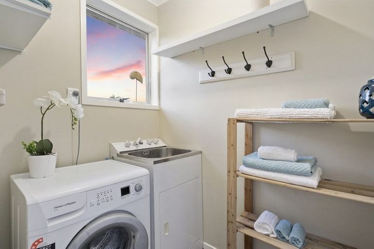 Photo of property in 12 Malmo Place, Massey, Auckland, 0614