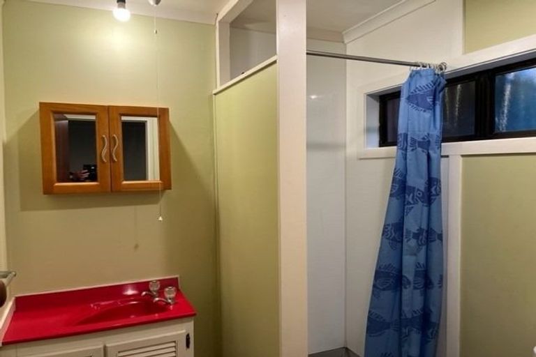 Photo of property in 4a Spencer Place, Merrilands, New Plymouth, 4312