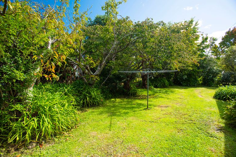 Photo of property in 27 Waingake Road, Manutuke, 4072