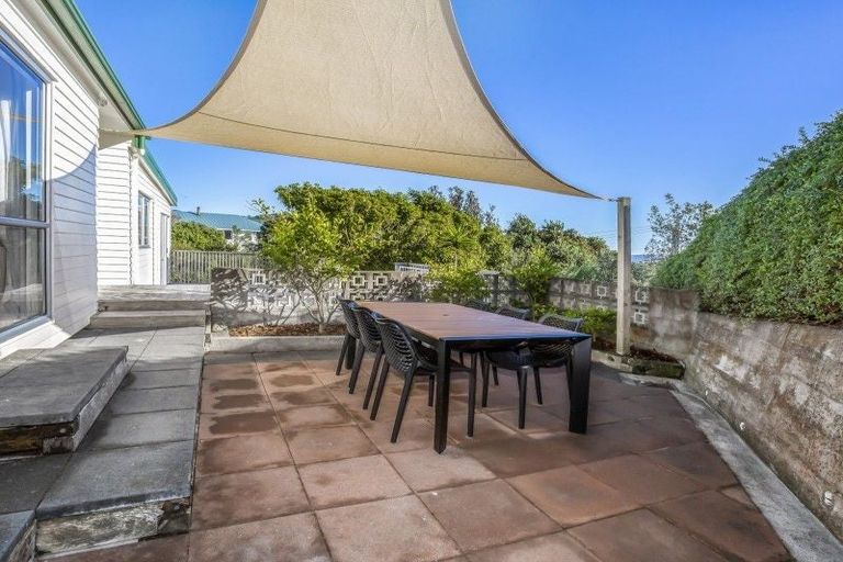 Photo of property in 1 The Spinney, Titahi Bay, Porirua, 5022