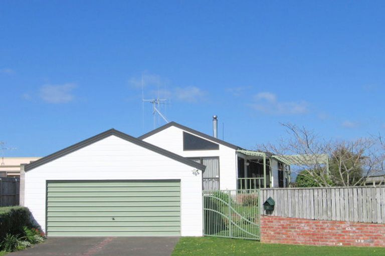 Photo of property in 76 Simpson Road, Papamoa Beach, Papamoa, 3118