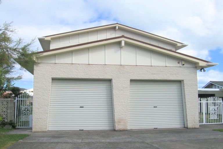 Photo of property in 5 Madison Place, Miramar, Wellington, 6022