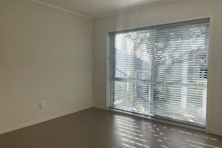 Photo of property in 43a Marellen Drive, Red Beach, 0932