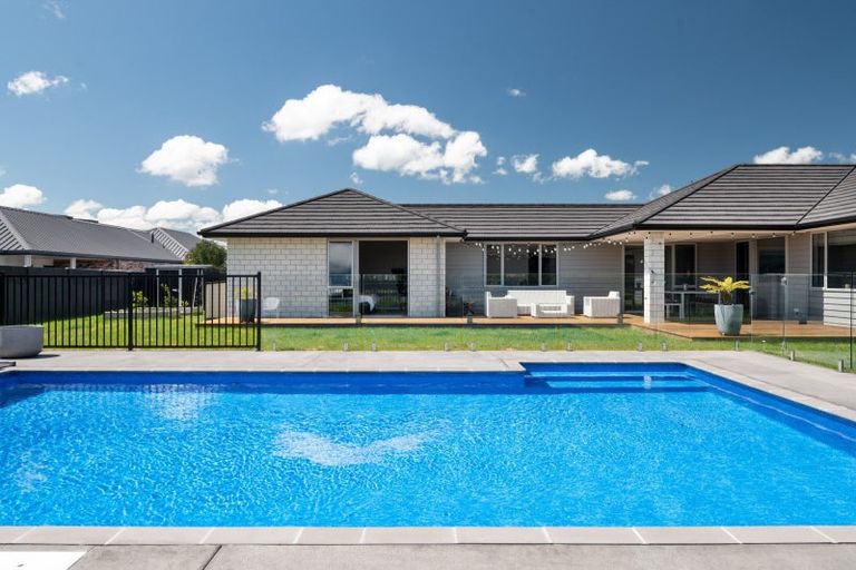 Photo of property in 39 Mike Smith Drive, Cambridge, 3434