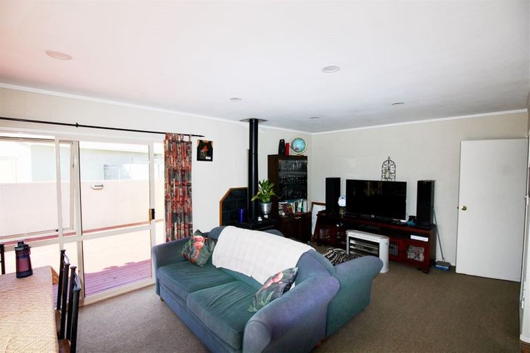 Photo of property in 16 Lee Street, Whitianga, 3510