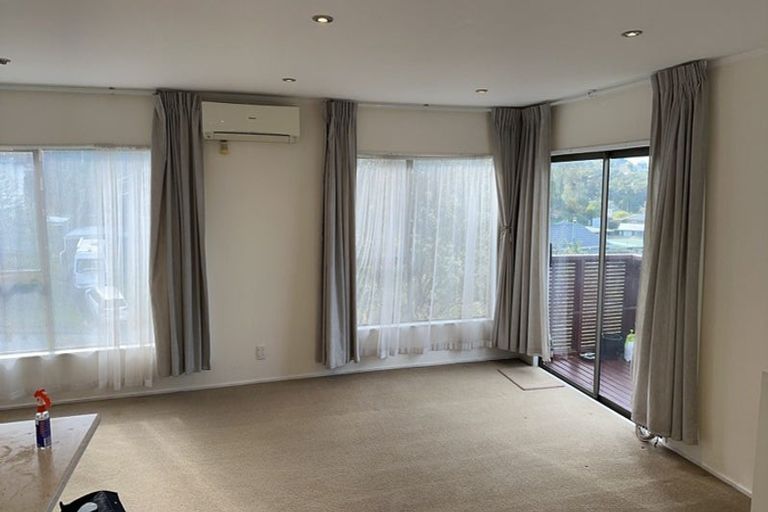 Photo of property in 12 Glenvale Place, Totara Vale, Auckland, 0629
