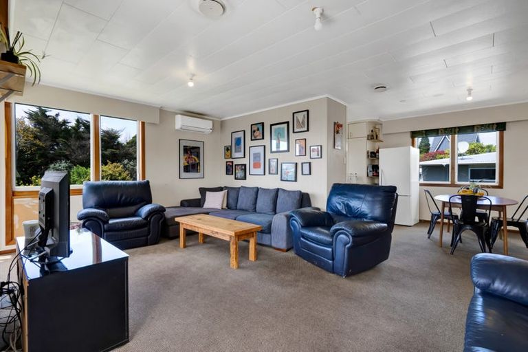 Photo of property in 49 Nevada Drive, Merrilands, New Plymouth, 4312