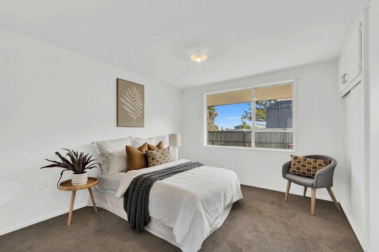 Photo of property in 2/166 Rocking Horse Road, Southshore, Christchurch, 8062