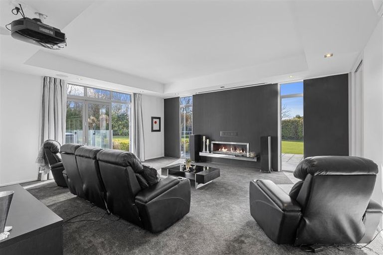 Photo of property in 97e Englefield Road, Northwood, Christchurch, 8051