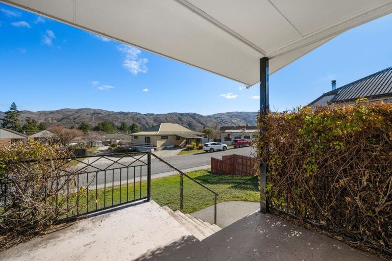 Photo of property in 70 Newcastle Street, Clyde, 9330