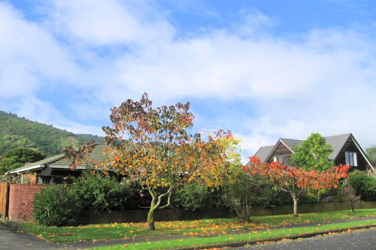 Photo of property in 4/15 Pehi Kupa Street, Waikanae, 5036