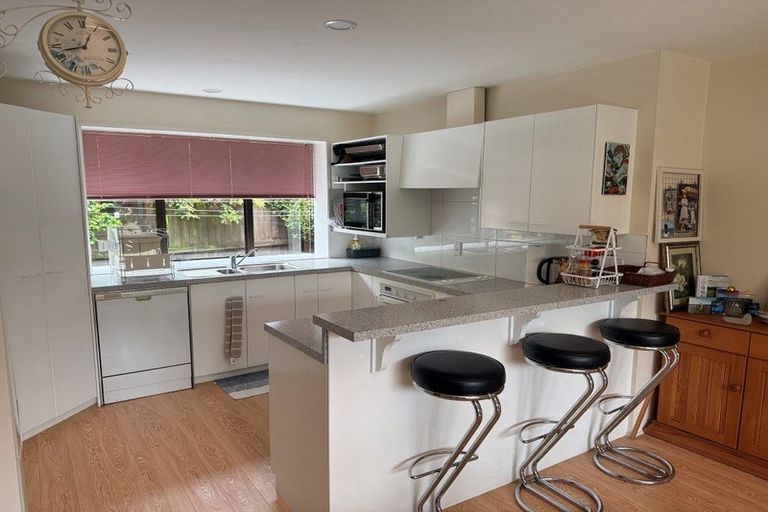 Photo of property in 18 Shaftesbury Street, Avonhead, Christchurch, 8042