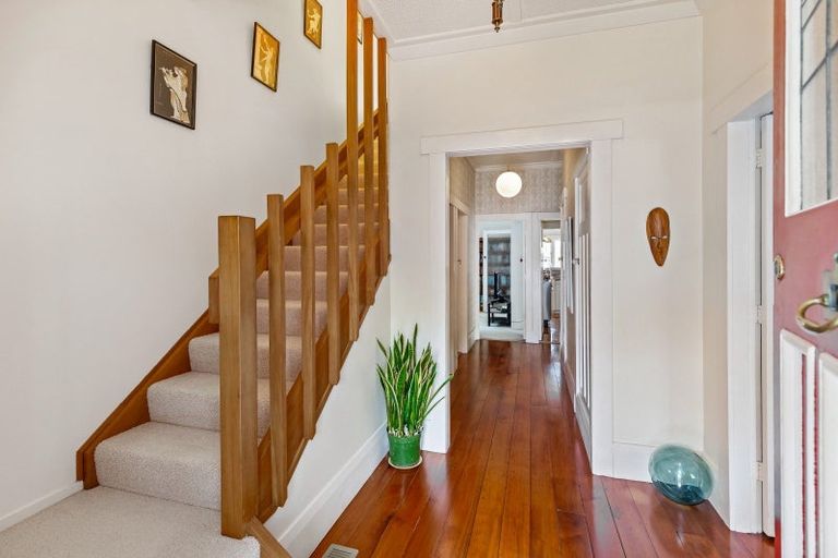 Photo of property in 2 Rattray Street, Devonport, Auckland, 0624