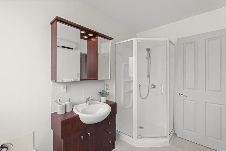 Photo of property in 6a Blarney Place, Casebrook, Christchurch, 8051