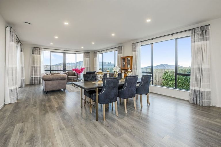 Photo of property in 319 Flat Bush School Road, Flat Bush, Auckland, 2019